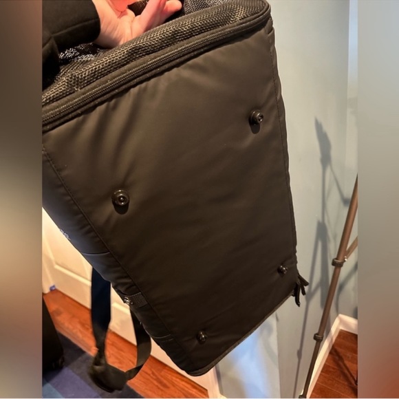 Swissgear 3321 Getaway Premium Travel Pet Carrier in Black (up to 20 pounds) - Picture 16 of 16